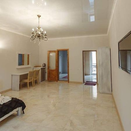Бутик 2017 Hotel บิลฮอรอด นีสตรอฟสกาย ภายนอก รูปภาพ