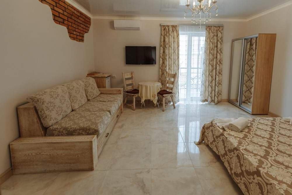 Бутик 2017 Hotel บิลฮอรอด นีสตรอฟสกาย ภายนอก รูปภาพ